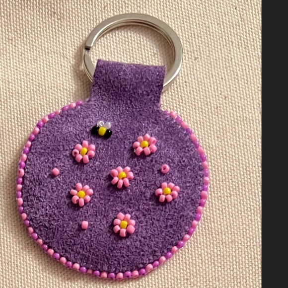 Beaded leather keychain - handmade new - Picture 1 of 1